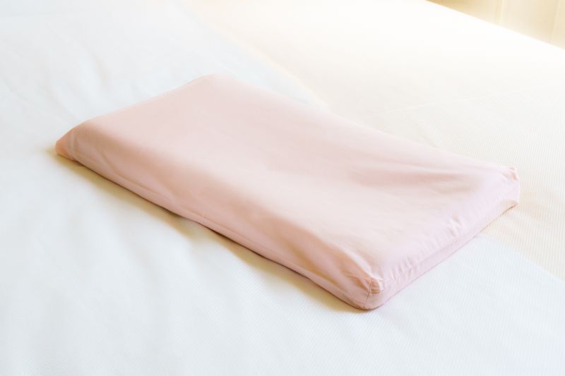 画像1: 低反発　ピンク枕　Low Rebounding Pillow 【宅配便100】 (1)